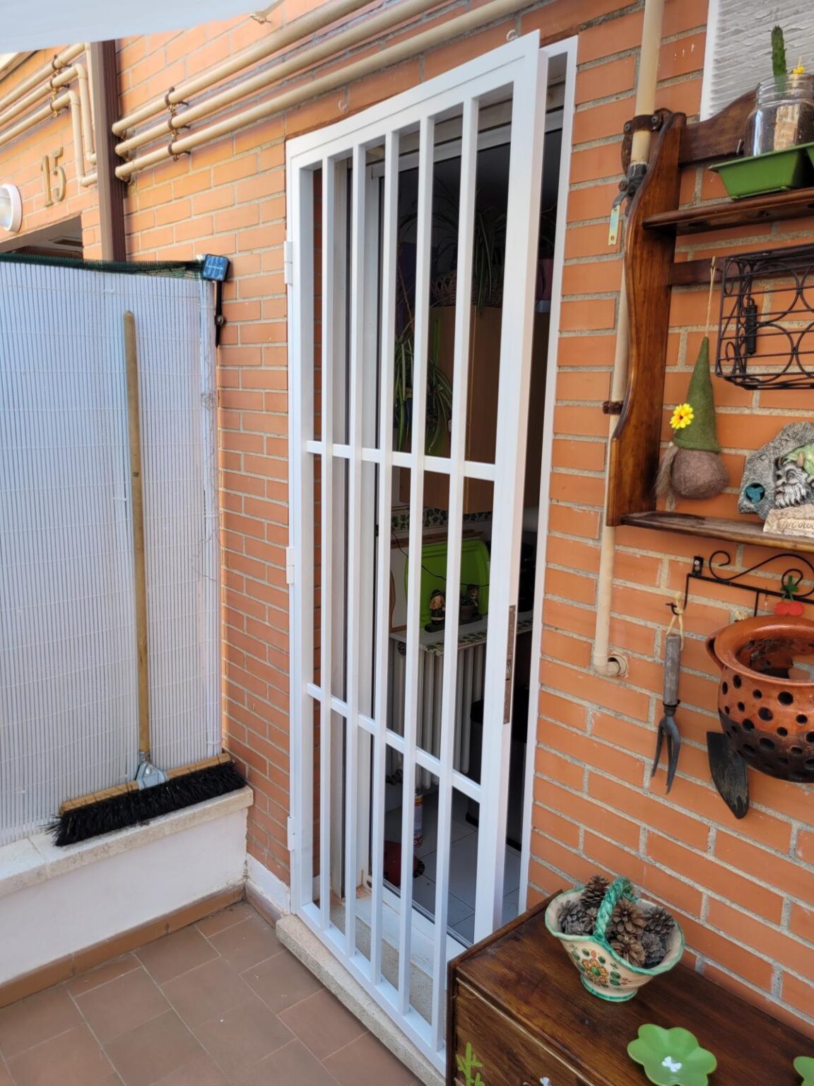 Instalación de ventanas de PVC para aislamiento térmico y acústico en Alcobendas