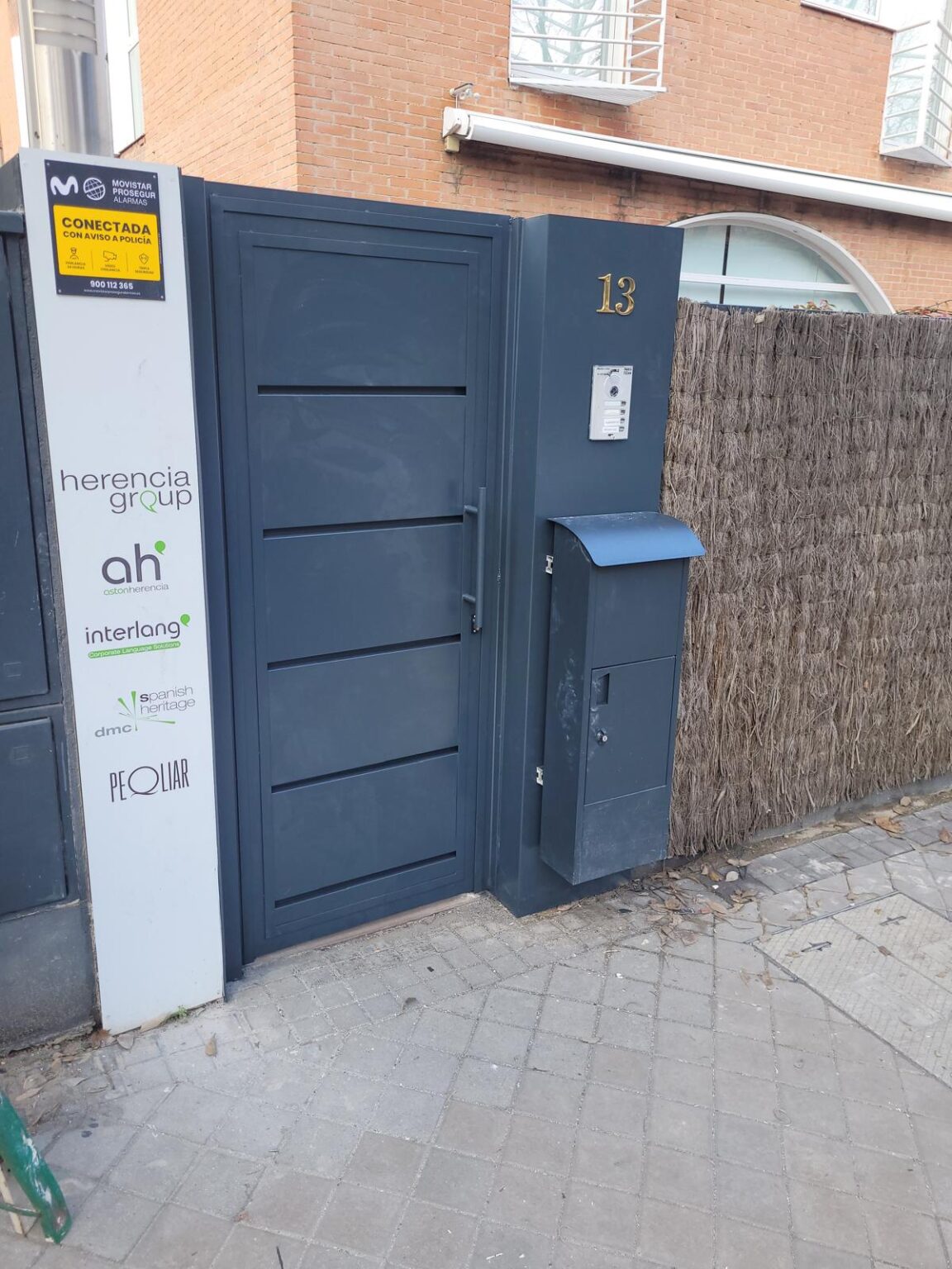 Cerrajería metálica JARAMA mantenimiento de cerramientos en comunidades de vecinos
