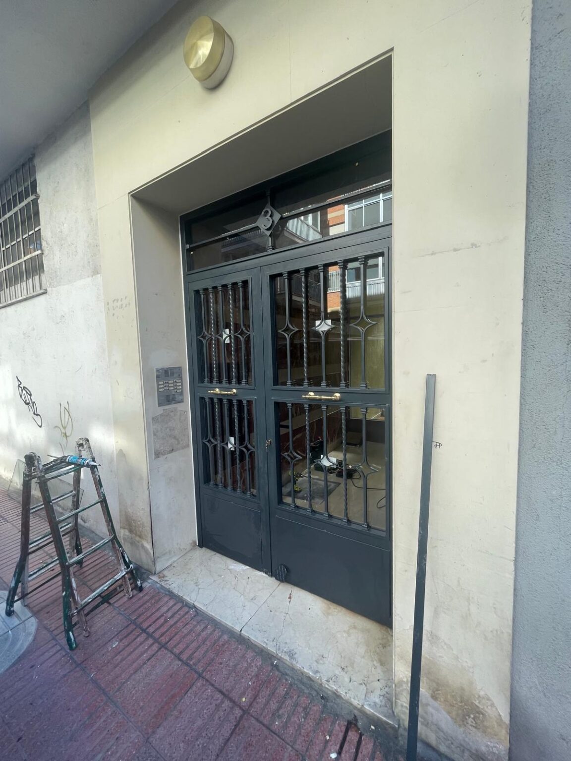 Fabricación de altillos y entreplantas de hierro en locales de Alcobendas